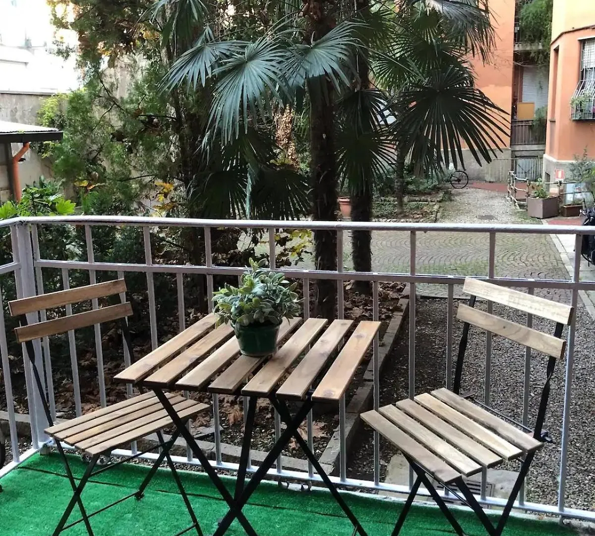 Urbanjungle - Milan Centre With Balcony Apartment